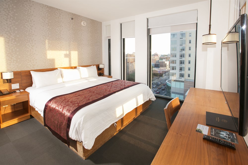 The Parc Hotel In Flushing Queens New York Slide2 Hotel Room With King Size Bed In Flushing New York